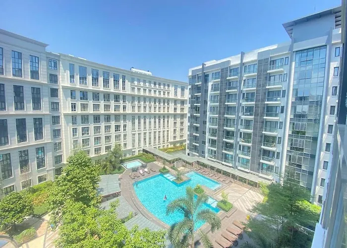 Warm-toned 2 Bed Condotel At Newport Across Naia Terminal 3 * Manila